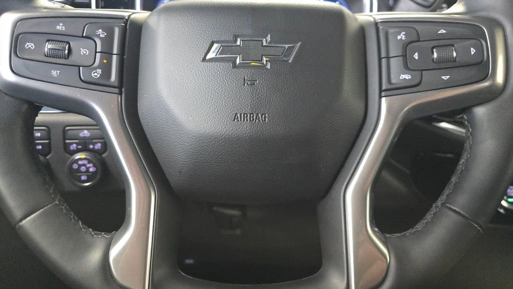 2023 Chevrolet Silverado 1500 RST photo 2