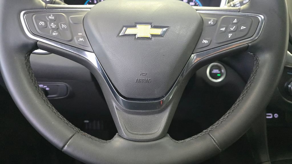 2024 Chevrolet Equinox LT photo 2