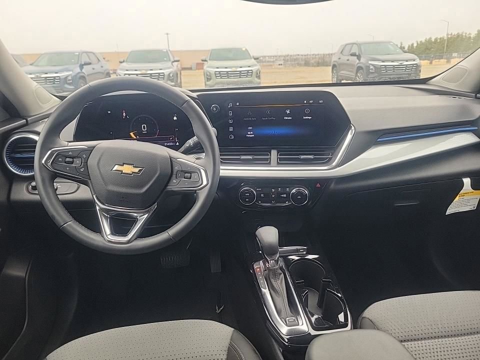 2024 Chevrolet Trax LT photo 3