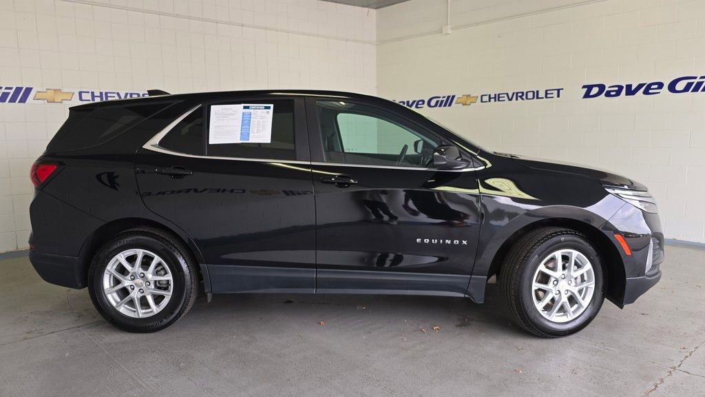 2024 Chevrolet Equinox LT photo 3