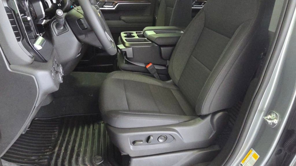 2026 Chevrolet Silverado 1500 LT photo 4