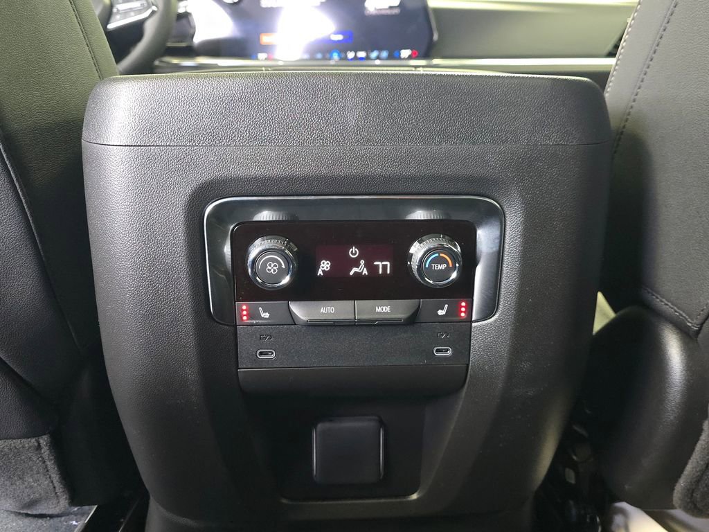 2026 Chevrolet Suburban Premier - Photo 20