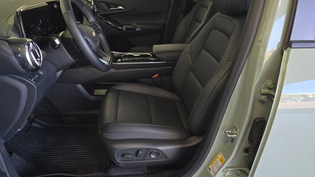 Used 2025 Chevrolet Equinox LT SUV