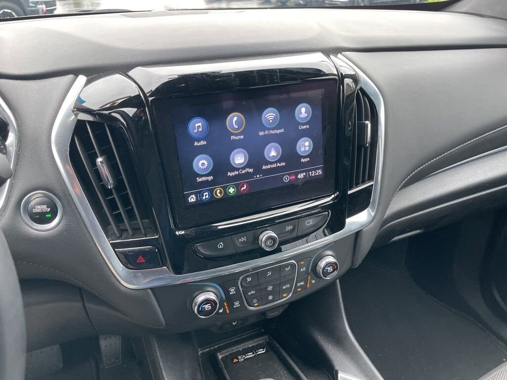 Used 2023 Chevrolet Traverse LT Cloth SUV