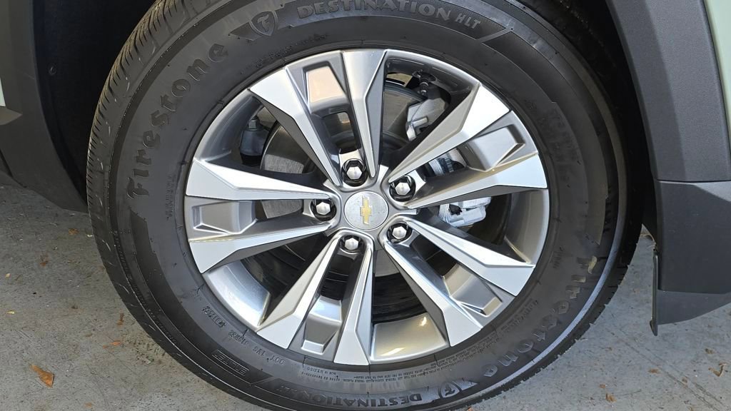 2025 Chevrolet Equinox LT photo 4