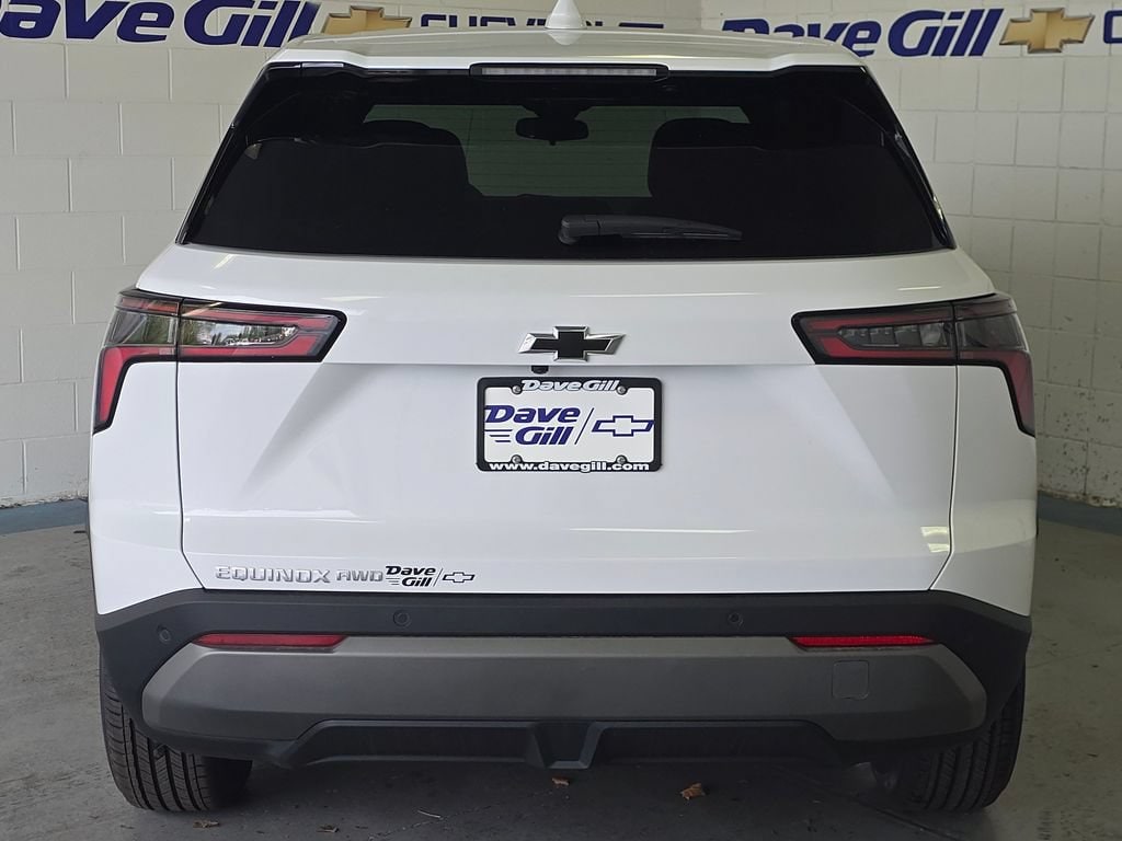 2027 Chevrolet Equinox LT - Photo 11
