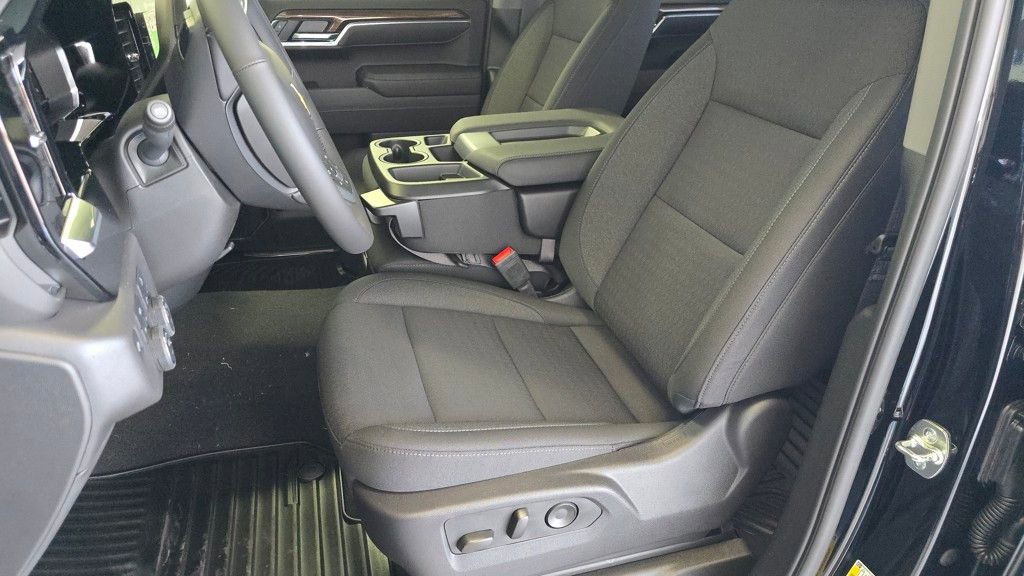 2025 Chevrolet Silverado 1500 LT photo 4