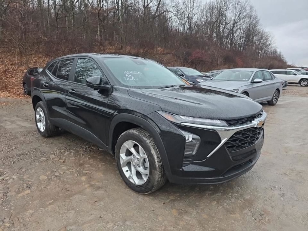Used 2025 Chevrolet Trax LS SUV
