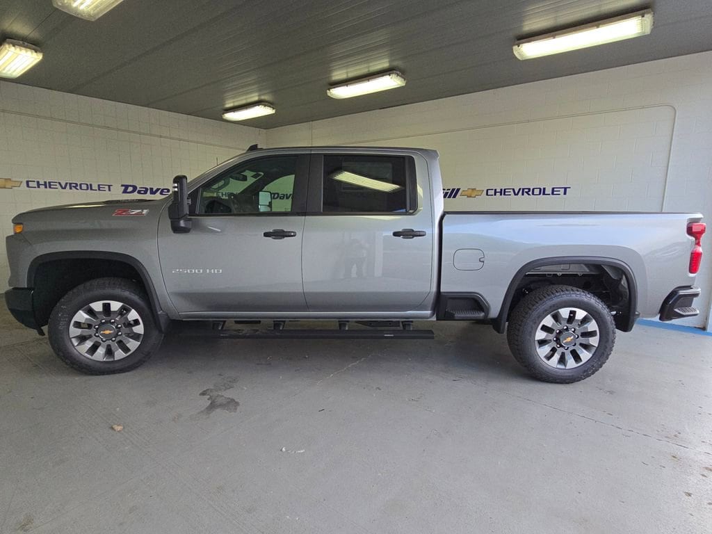 2026 Chevrolet Silverado 2500 HD Custom - Photo 9