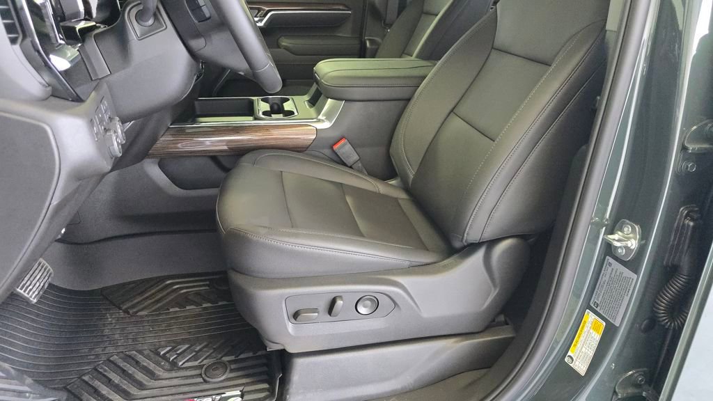 2026 Chevrolet Silverado 2500HD LT photo 4