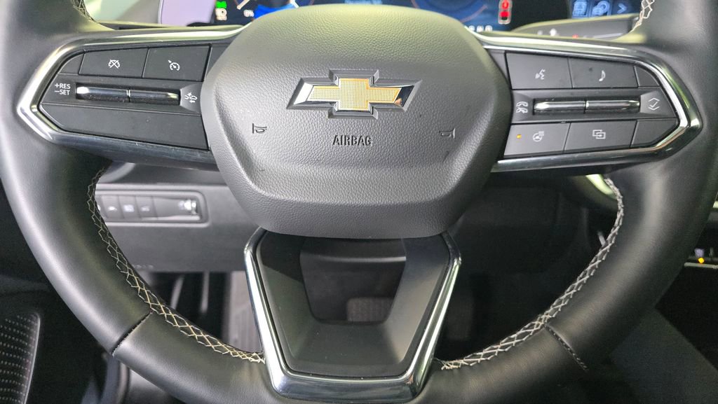 2025 Chevrolet Equinox EV 1LT photo 2