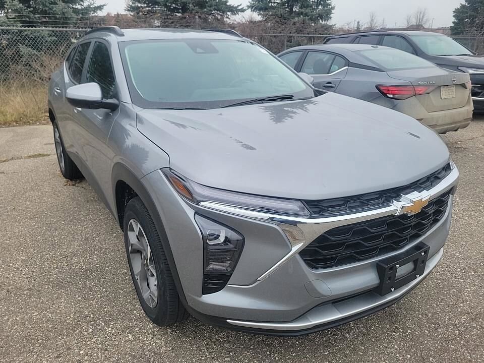 2024 Chevrolet Trax LT photo 4