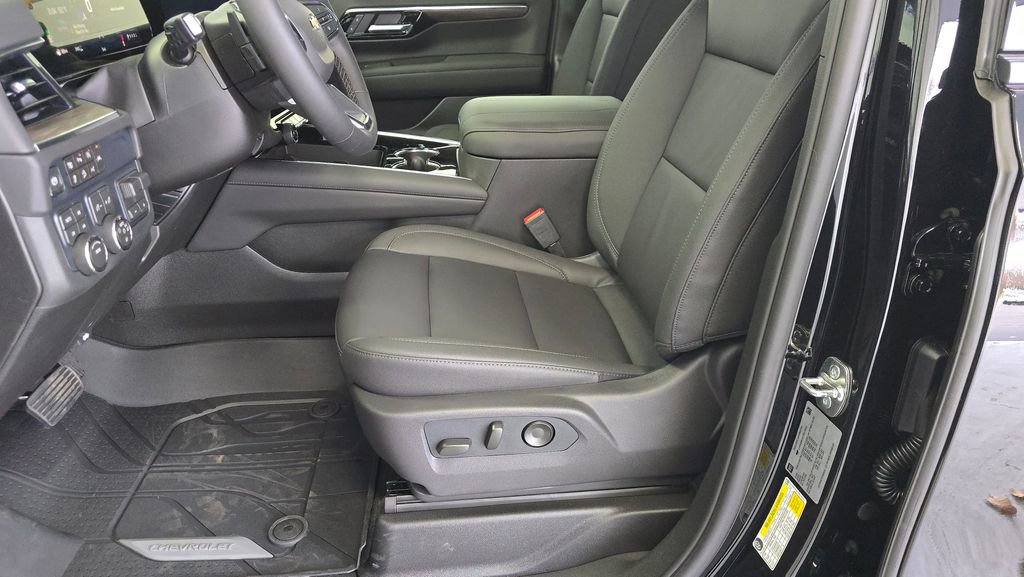 2026 Chevrolet Tahoe LT photo 2