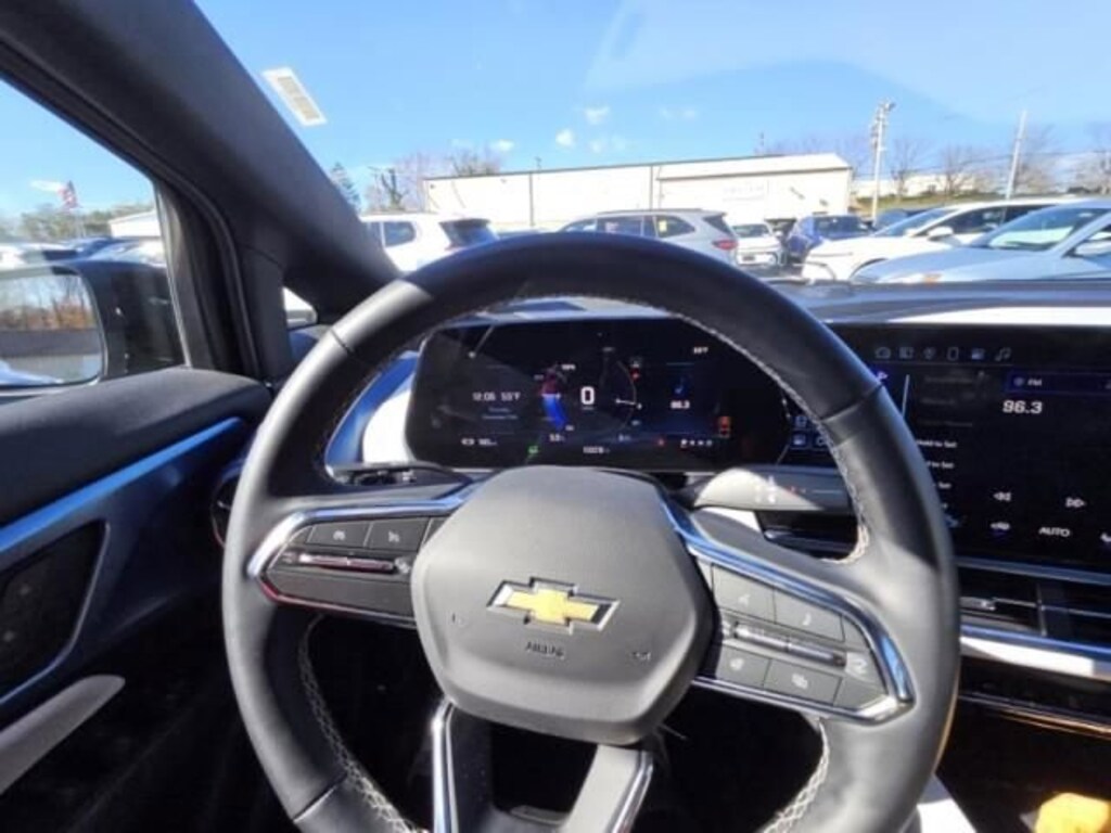 Used 2025 Chevrolet Equinox EV LT SUV