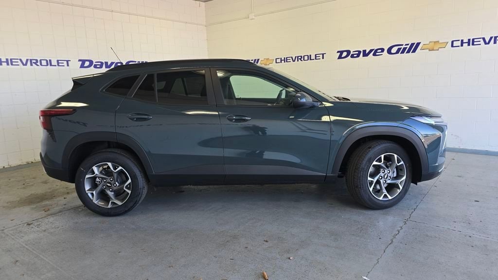 New 2025 Chevrolet Trax LT SUV