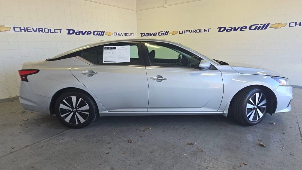 Used 2022 Nissan Altima SV FWD Sedan