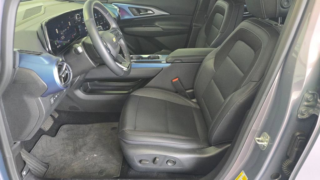 2025 Chevrolet Equinox EV 1LT photo 4