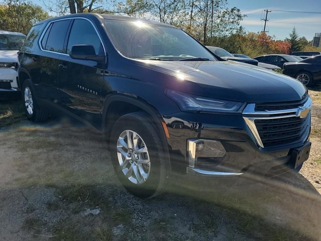 Used 2023 Chevrolet Traverse LS SUV