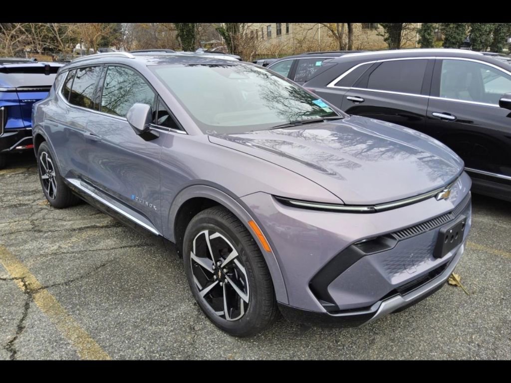 2025 Chevrolet Equinox EV 1LT photo 4