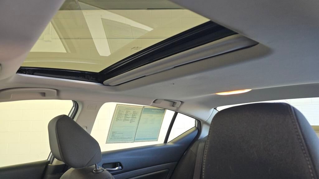 Used 2022 Nissan Altima SV FWD Sedan