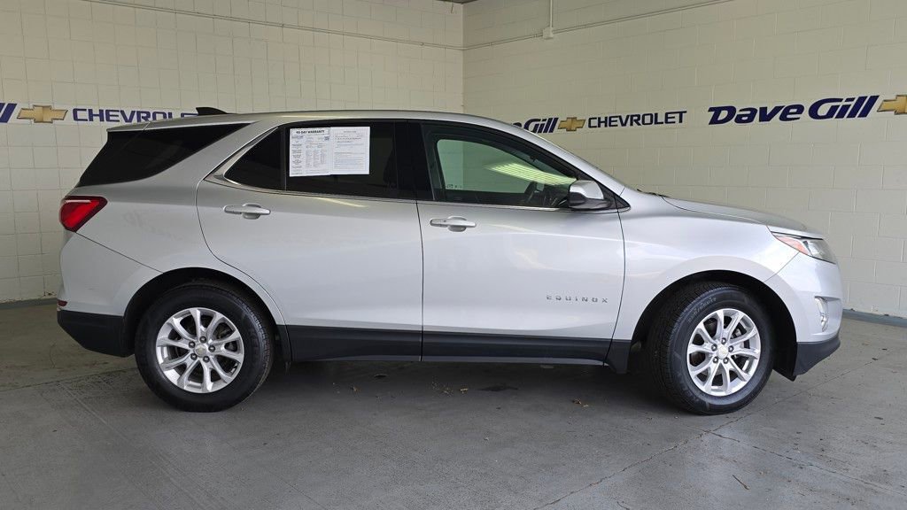 2020 Chevrolet Equinox LT photo 3