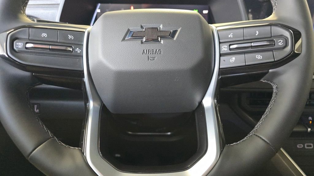 2026 Chevrolet Colorado Trail Boss photo 2