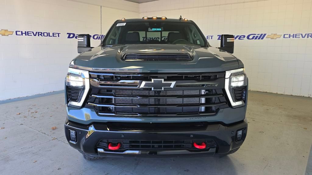 2026 Chevrolet Silverado 2500HD LT photo 3