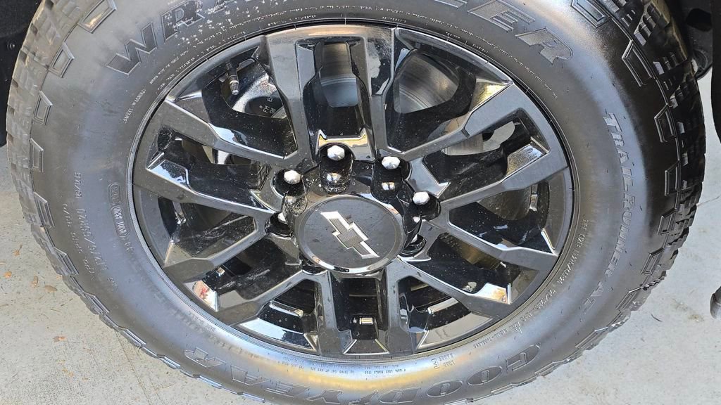 2026 Chevrolet Silverado 2500HD LT photo 4