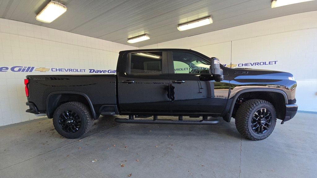 2026 Chevrolet Silverado 2500HD LT photo 3