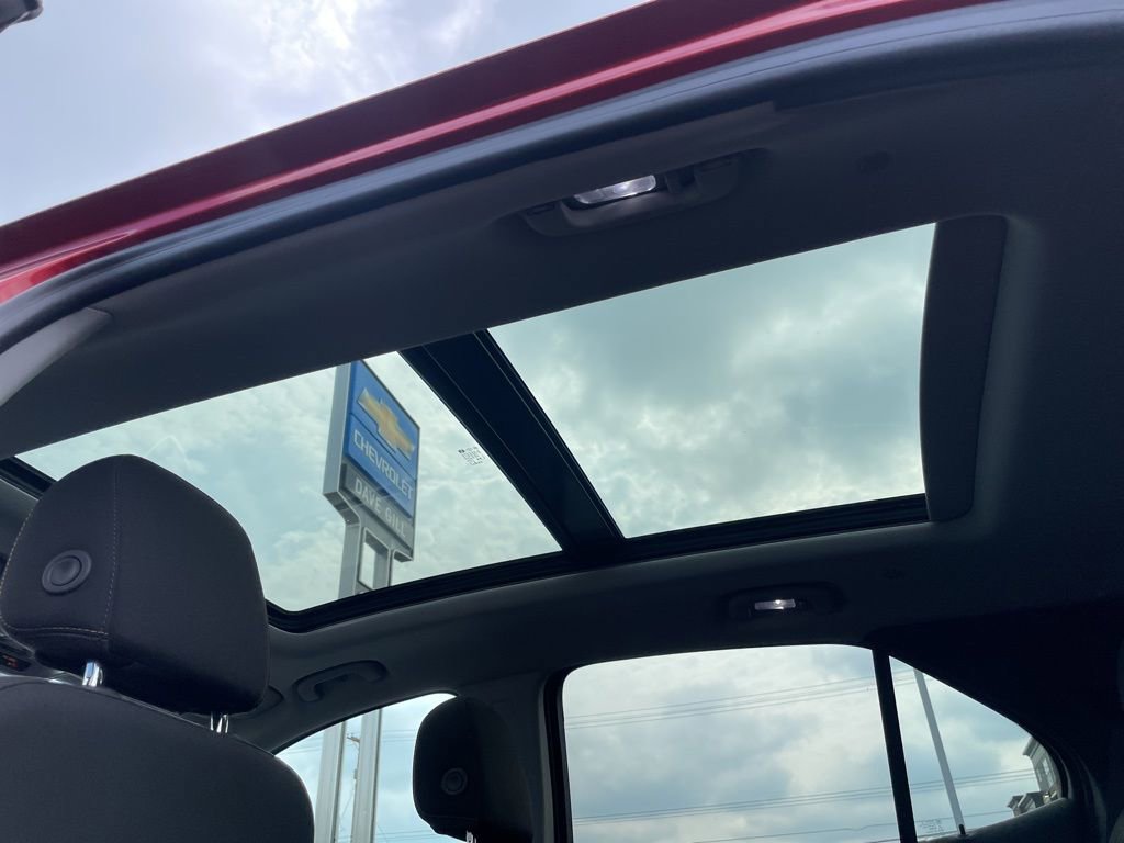 2024 Chevrolet Equinox LT photo 3