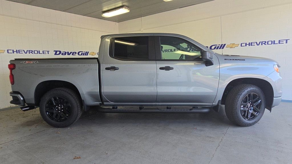 2026 Chevrolet Silverado 1500 Custom photo 3