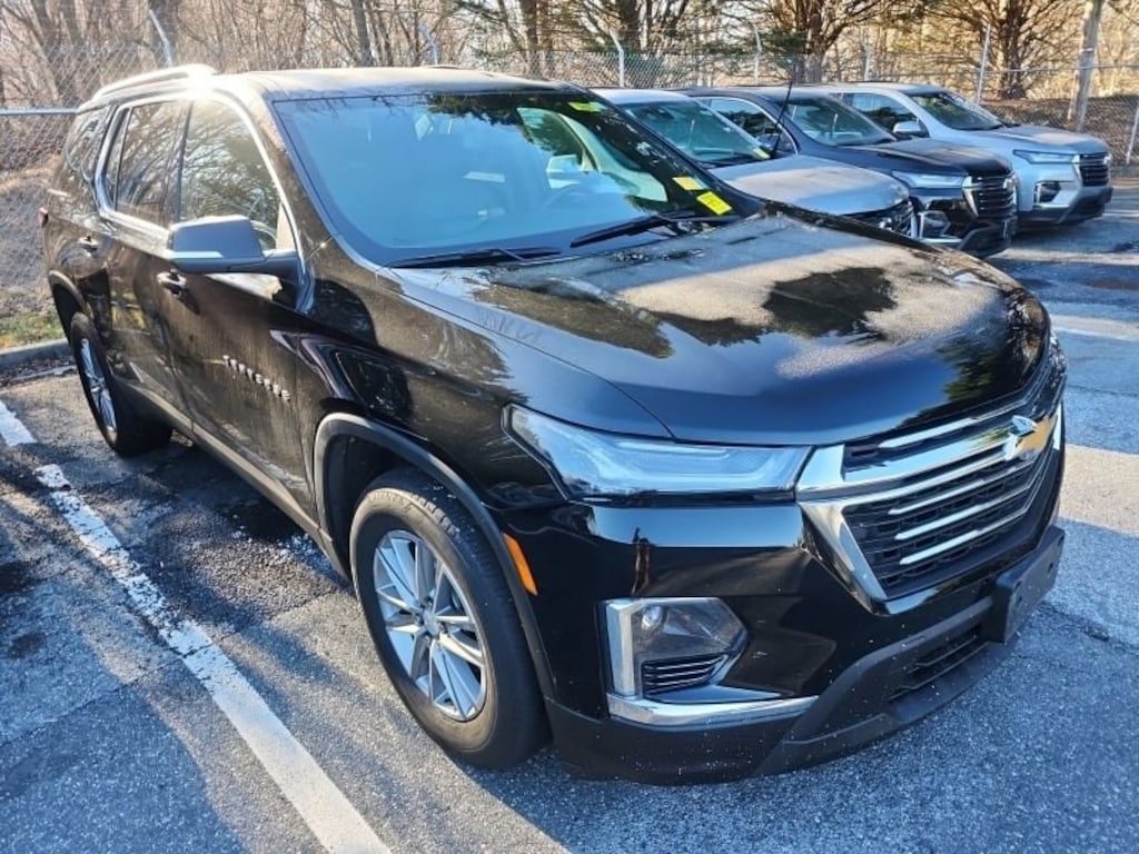 Used 2023 Chevrolet Traverse LT Leather SUV