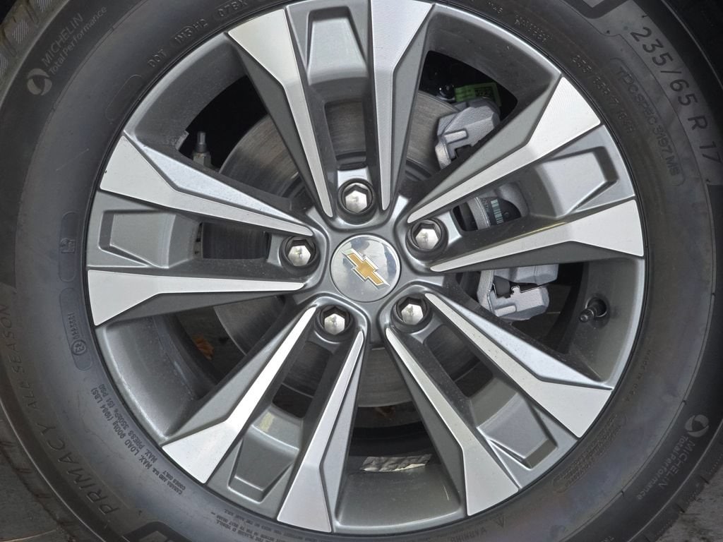 2027 Chevrolet Equinox LT - Photo 14