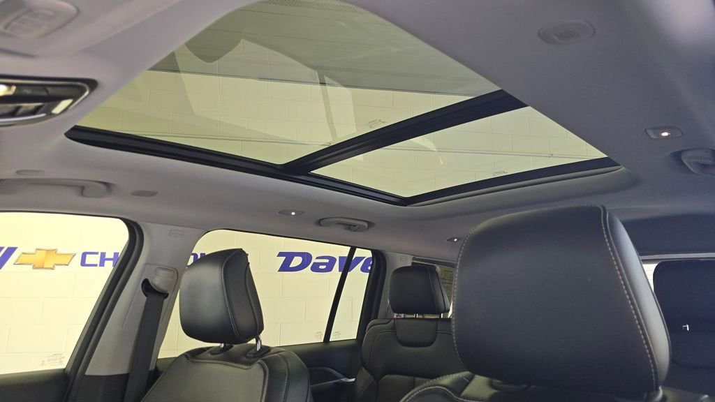 Used 2022 Jeep Grand Cherokee L Limited 4x4 SUV