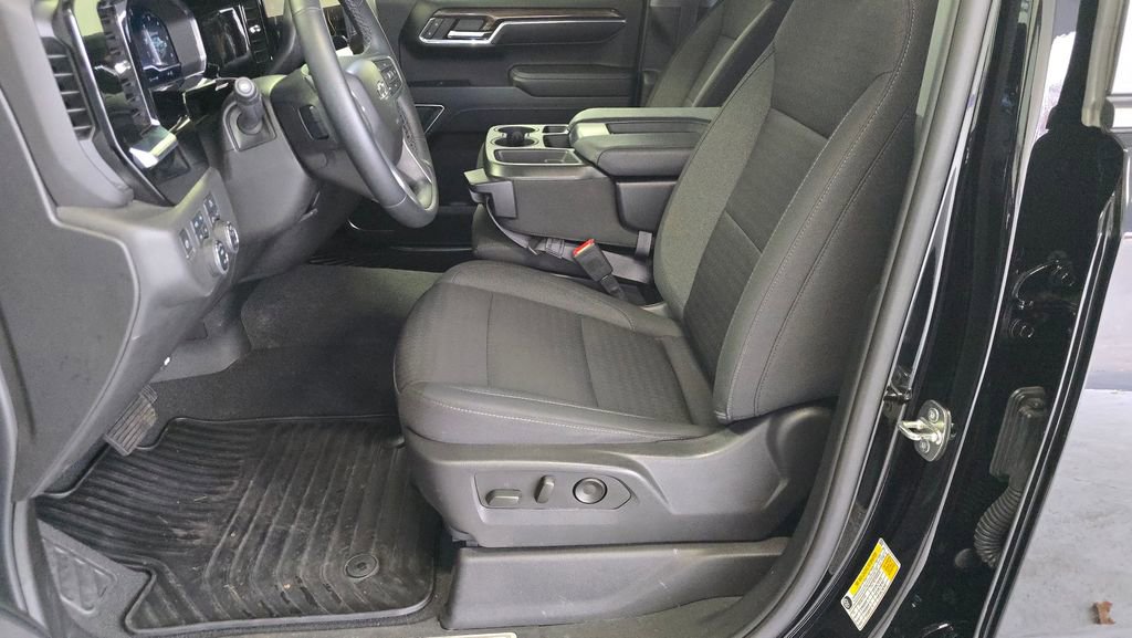 2023 Chevrolet Silverado 1500 RST photo 4