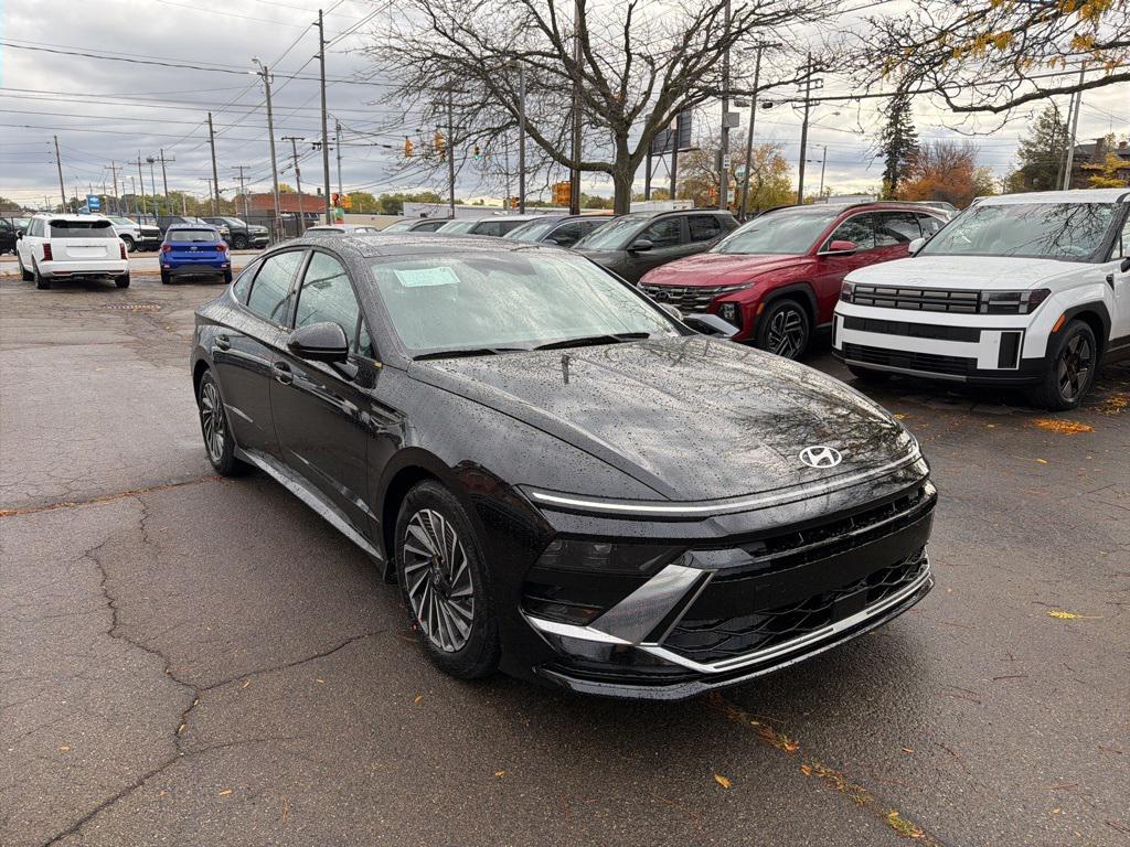 2026 Hyundai Sonata Hybrid Sedan 