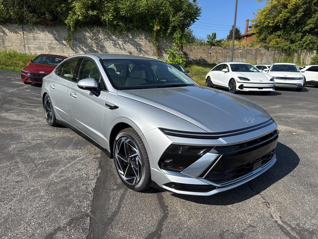 2026 Hyundai Sonata SEL's photo