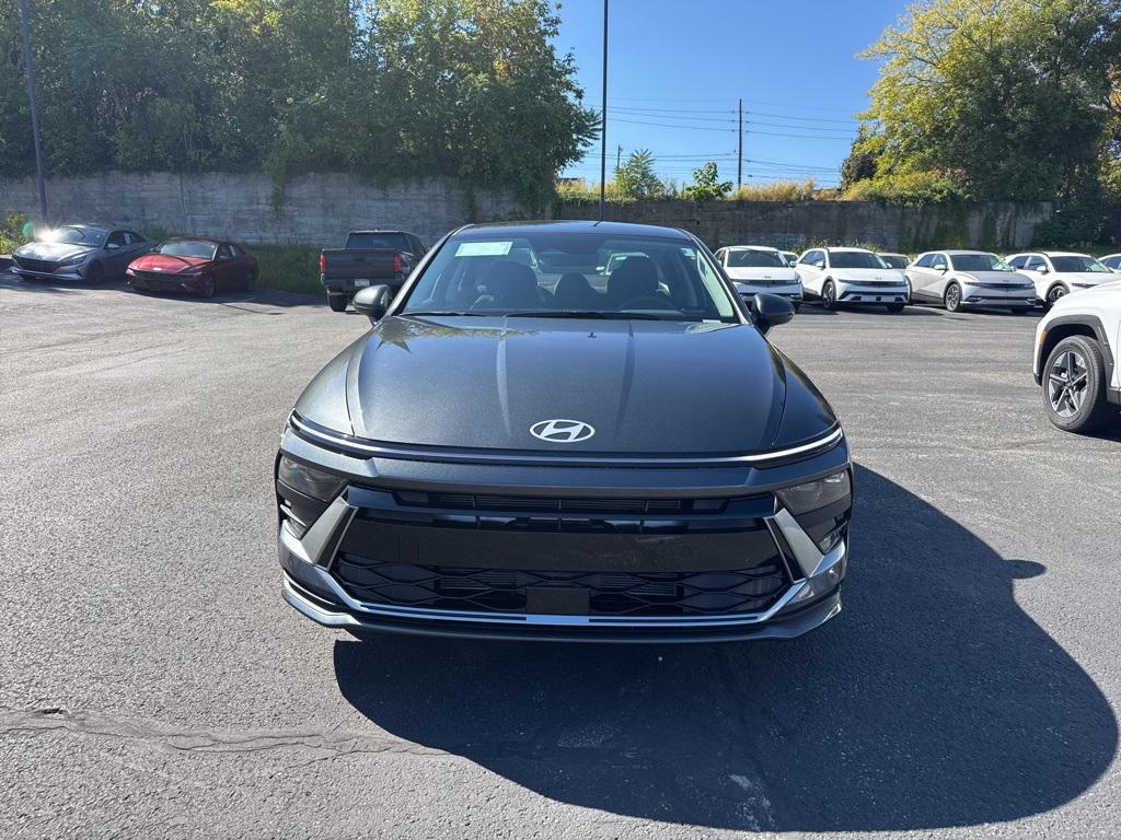 2026 Hyundai Sonata SE photo 2