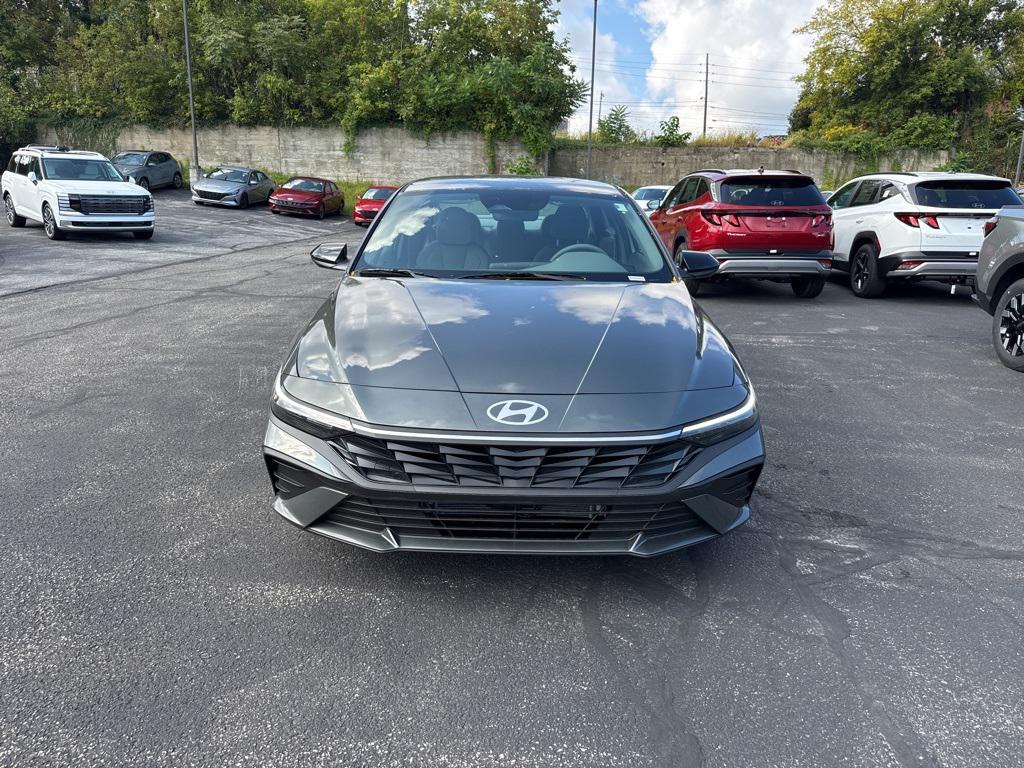2025 Hyundai Elantra Hybrid SEL Sport photo 2