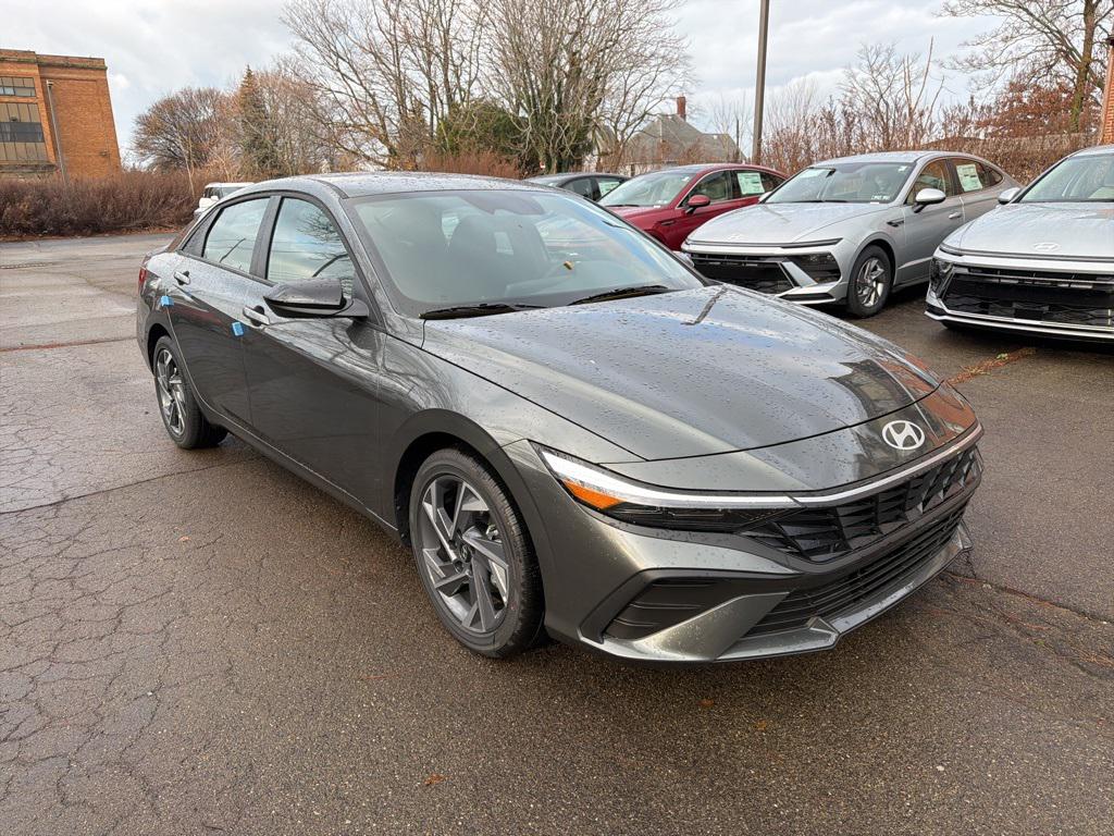 2025 Hyundai Elantra SEL