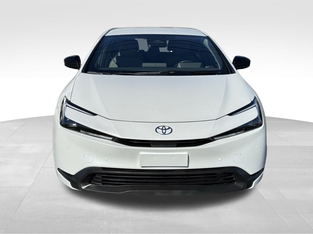 2023 Toyota Prius LE photo 3