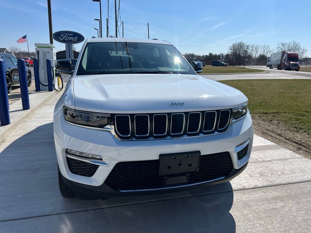 2023 Jeep Grand Cherokee Limited photo 3