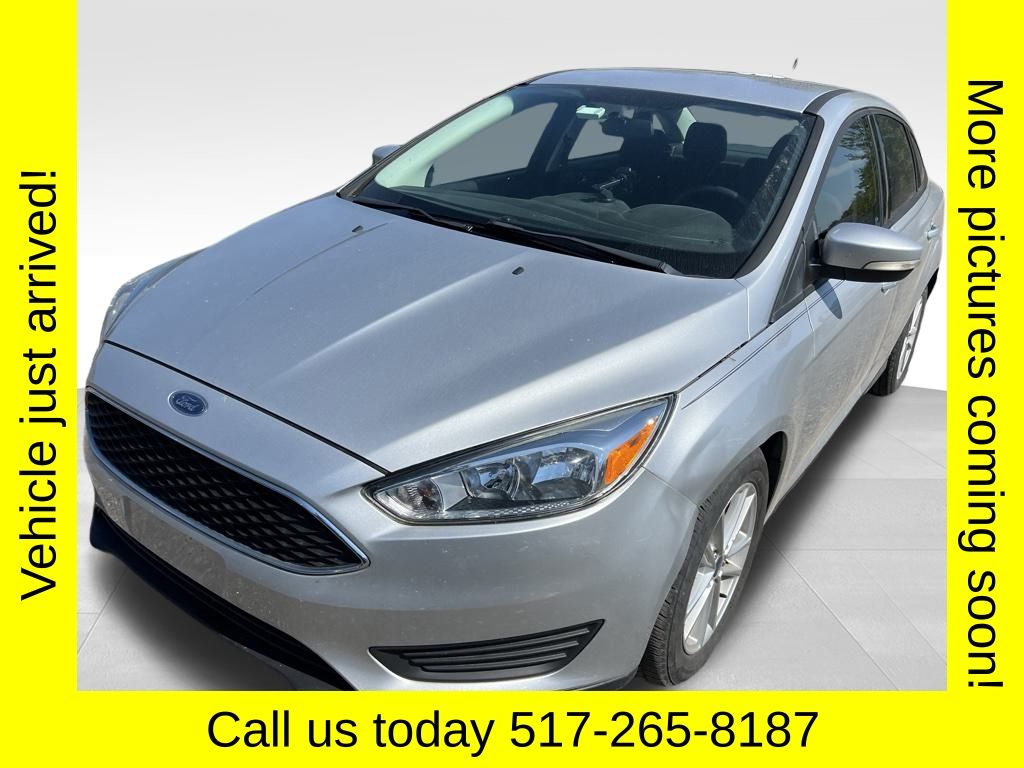 2017 Ford Focus SE photo 2