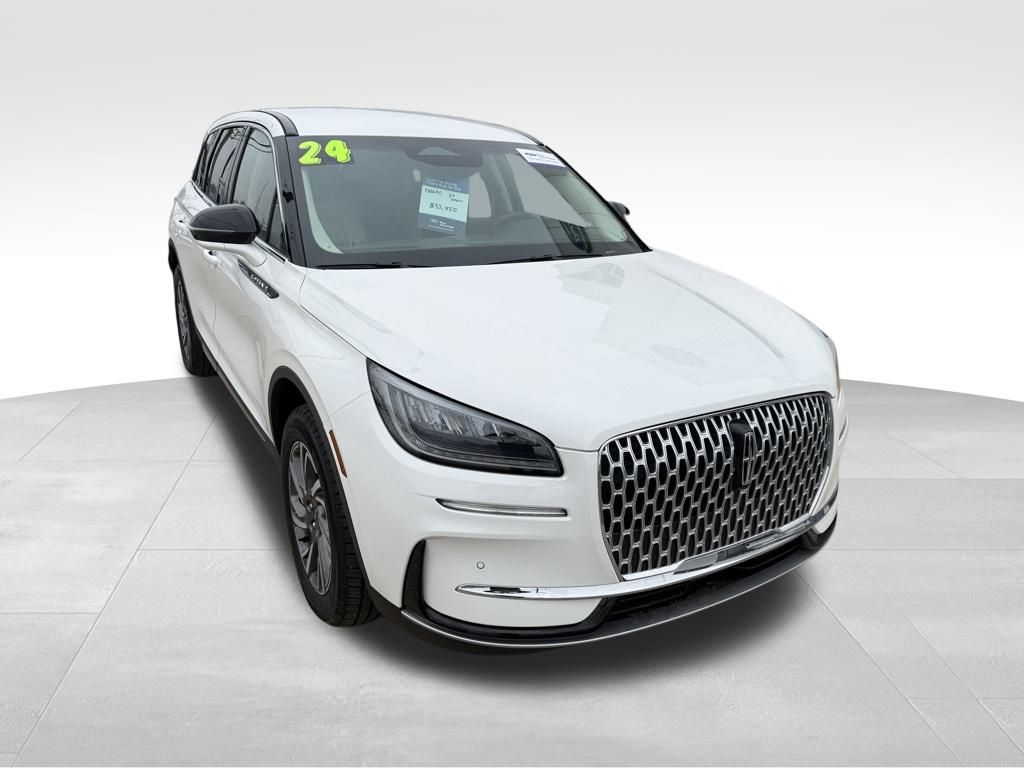 2024 Lincoln Corsair Premiere photo 2