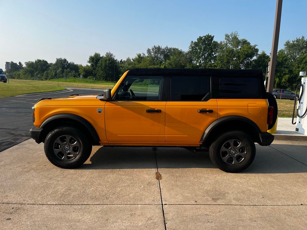 2022 Ford Bronco Big Bend photo 3
