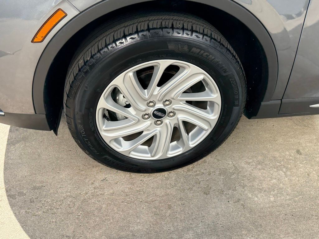 2024 Lincoln Corsair Premiere photo 3