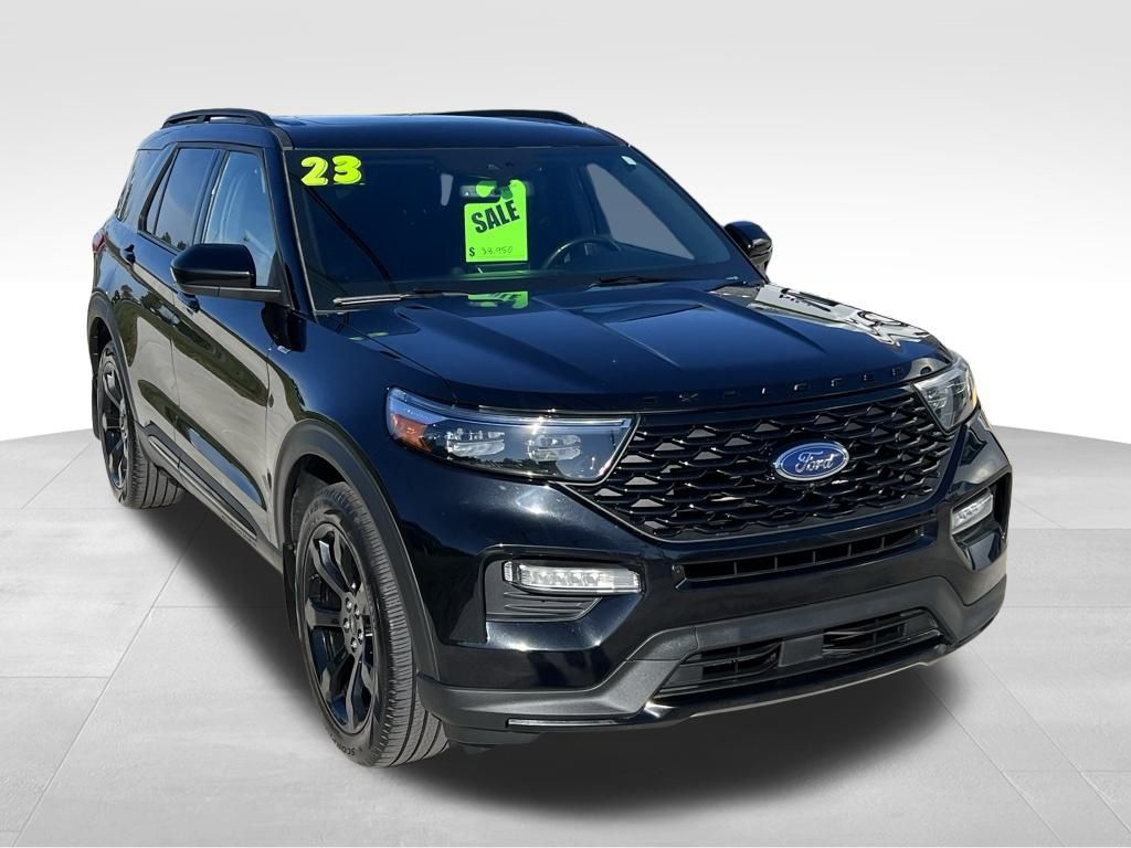 2023 Ford Explorer ST-Line photo 2