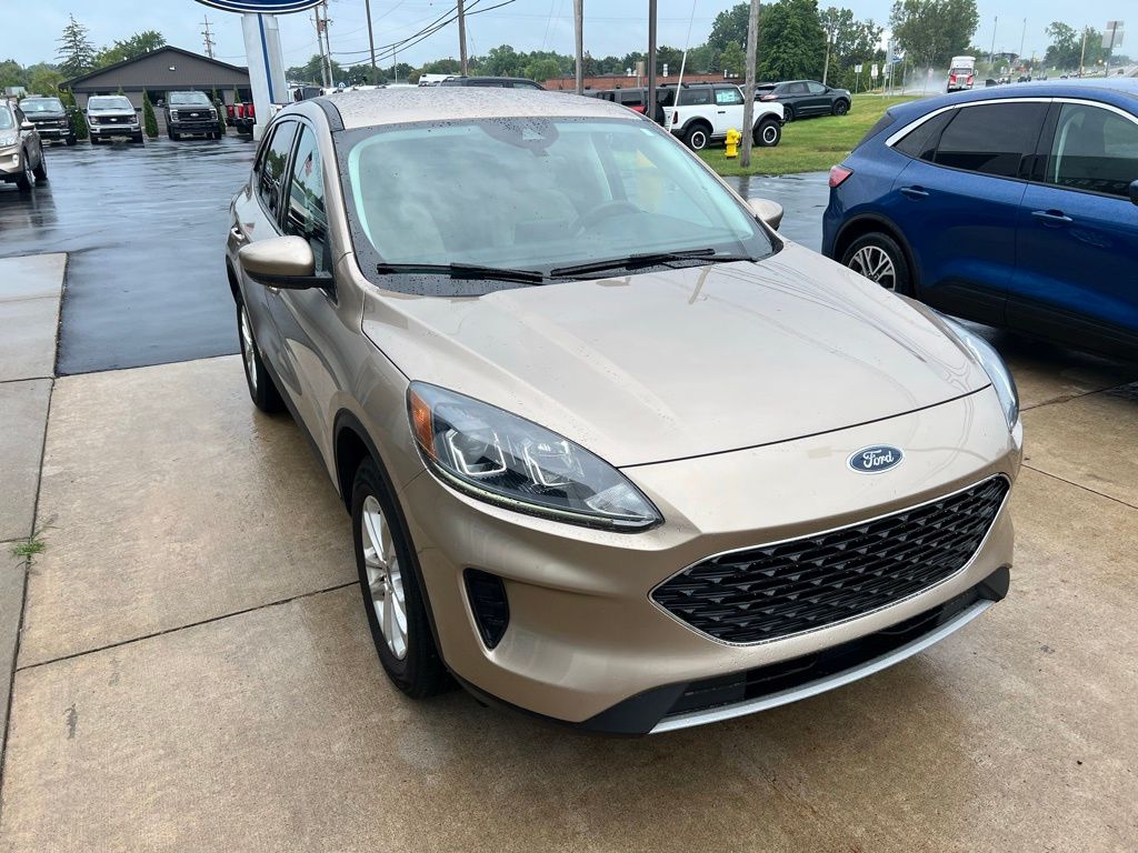 2021 Ford Escape SE photo 2