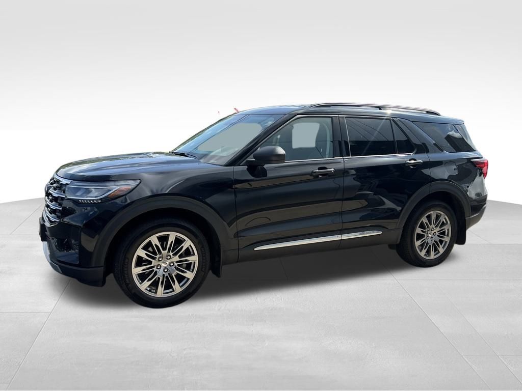 2025 Ford Explorer photo 3