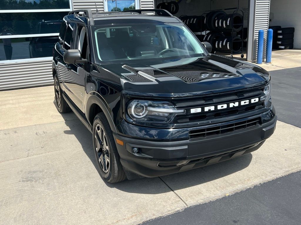 2022 Ford Bronco Sport Outer Banks photo 2